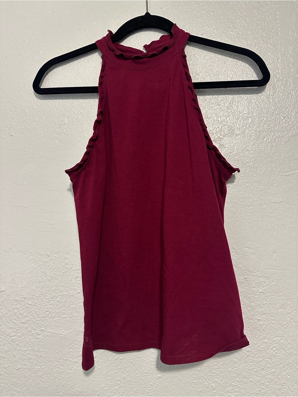 NWT Express Sleeveless Ruffle Neck Tank Top - Wine Size Medium